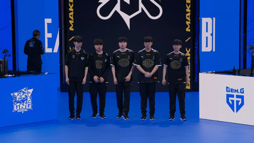 新赛季的期 新赛季的期