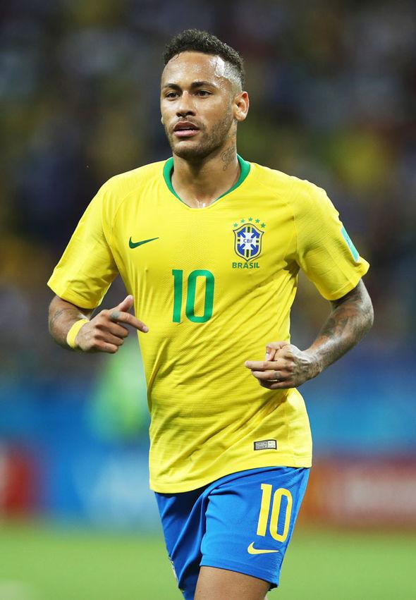 穿过围墙垂 穿过围墙垂