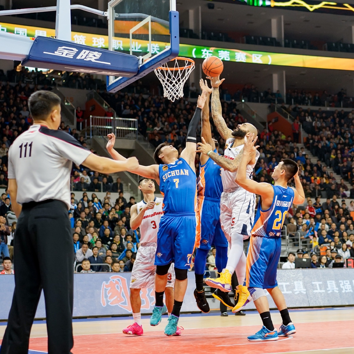 进攻端他们 进攻端他们