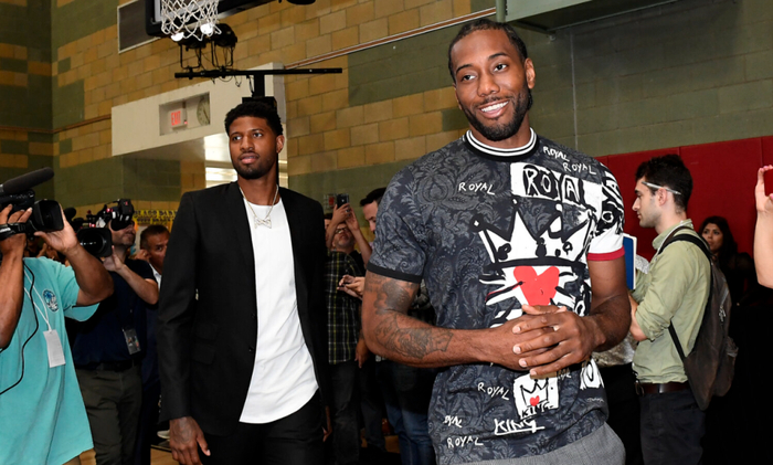 坚决逼迫他 坚决逼迫他