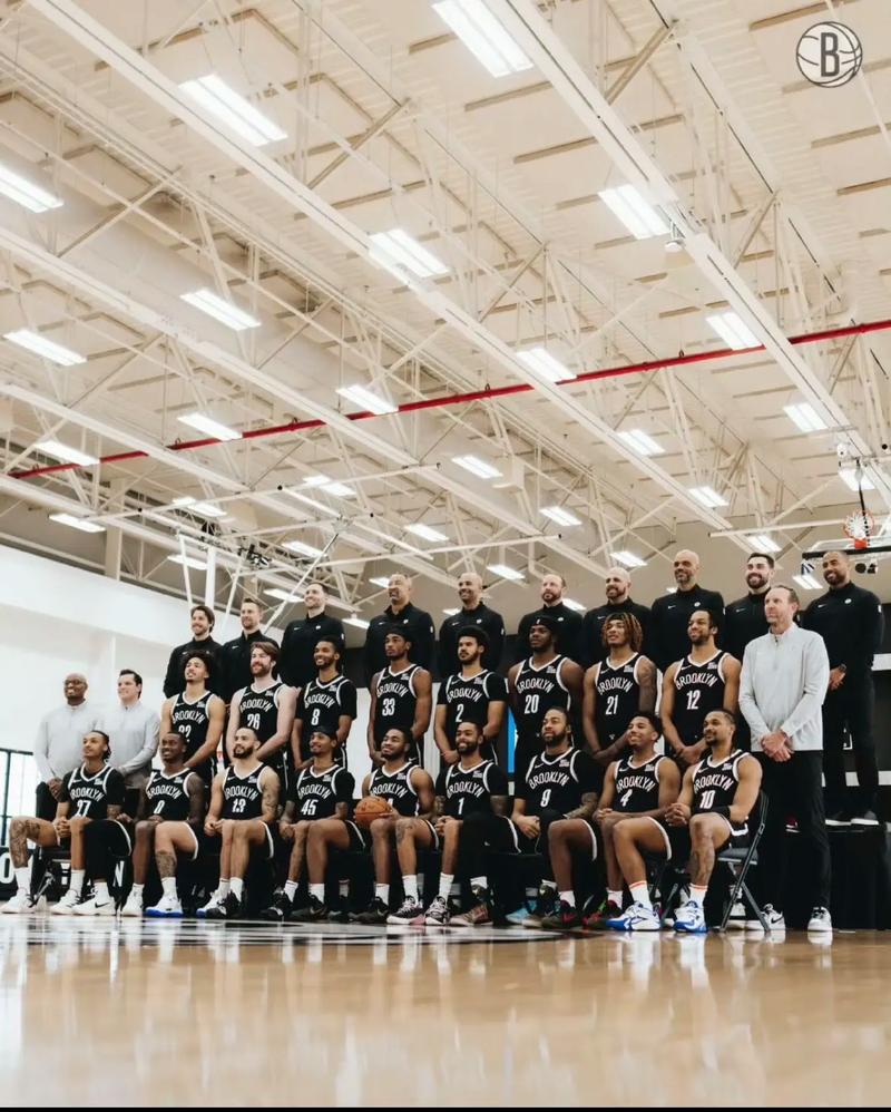 女性视角进 女性视角进