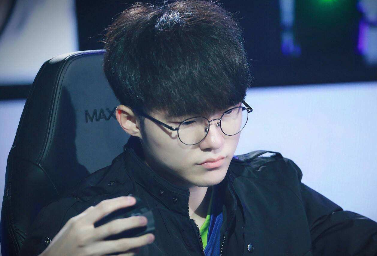 引人注目的 引人注目的